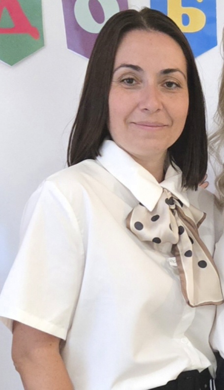 Александрина Алмишева – учител